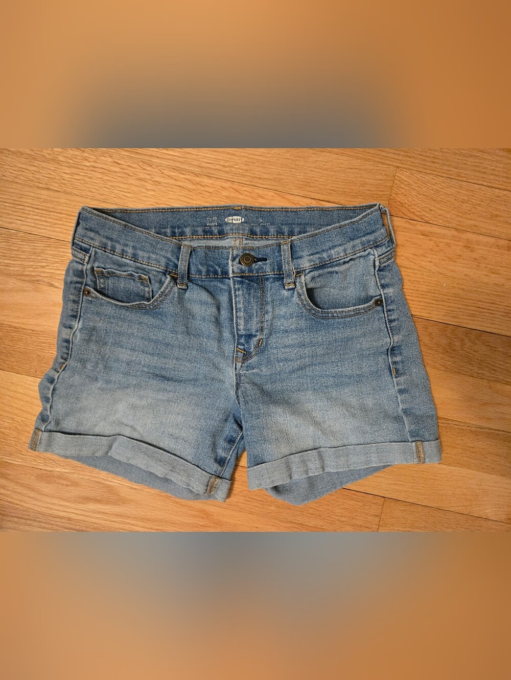 Old Navy Classic Light Blue Denim Women's Shorts - Size 4, Fitted, Mid-Rise